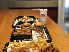 -The Habit Burger Grill 哈比特汉堡(复兴soho店)