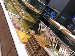 面包甜点陈列柜-巴黎贝甜(常德路店)