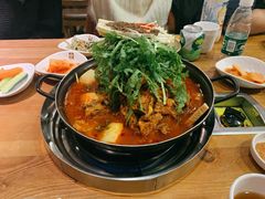 土豆排骨火锅-喇喇排骨火锅·传统韩式脊骨汤(望京西园总店)