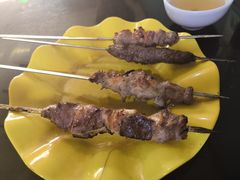 -烤肉小伙烤肉店