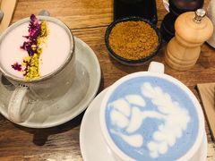 Rose&nbsp;tea&nbsp;latte-FLOVIE FLORIST CAFE