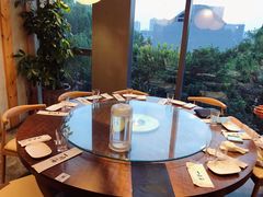 包厢-日进一片海.生腌海鲜火锅.宵夜烧烤(三里屯总店)