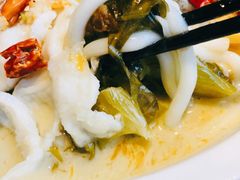 酸菜鲈鱼-皇后餐厅-煲仔·小菜·打边炉(古北店)
