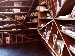 -钟书阁(松江泰晤士小镇店)