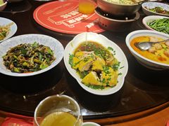 -魏铭鱼头捞饭(晋阳路店)