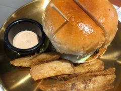 超厚芝士牛肉汉堡-魏斯理汉堡(西安沣东吾悦店)