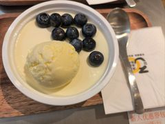 蓝莓梦幻雪双皮奶-满记甜品(王府井北京市百货大楼店)