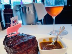 小菲力牛排配黑椒汁-Wolfgang’s Steakhouse 沃夫冈牛排馆(上海白玉兰广场店)