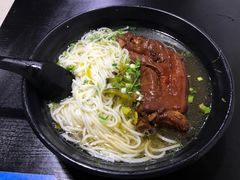 -花溪巷牛肉粉(泉城路店)
