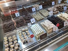 -VENCHI 闻绮(北京国贸商城店)