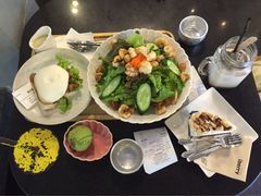 -莓园冰淇淋店