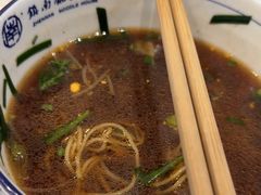 -镇南锅盖面馆(解放路店)