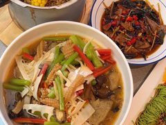 -有红鸡毛店·川菜(建设路店)