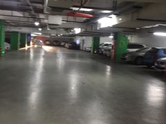 -丽丰购物中心·停车场