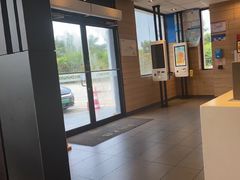 -麦当劳(常山服务区得来速店)
