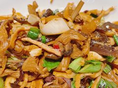蒜椒炒湘西腊肉-印象鲵宴·张家界地标美食名片(溪布街店)
