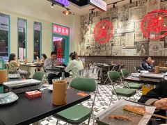 大堂-何妹湿辣牛肉·粤式烧烤砂煲(桂雅路店)