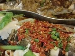 -阿瓦山寨·湘菜现炒·剁椒鱼头王(咸阳总店)