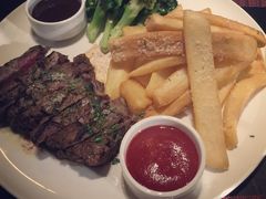 -WOLFGANG PUCK KITCHEN & BAR(迪士尼小镇店)