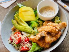 鸡肉牛油果芒果色拉-Wagas沃歌斯(富力广场店)