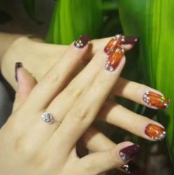 -艾妃罗高科美肤美甲美睫健康管理