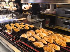 自助取餐区-V-ONE西雅图海鲜自助餐厅(仓山万达广场店)