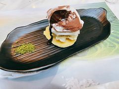 四层冰淇淋-MADO冰淇淋咖啡馆(淘金店)