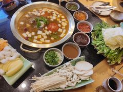 -顶顶汤火牛排火锅·经典铜锅涮肉