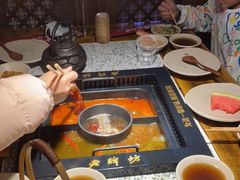 -老牌坊云南鱼豆花火锅(哈西万达店)