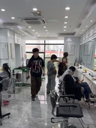 -镁连社·美联社