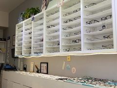 -天空之镜眼镜店蔡司依视路授权店(天通苑店)