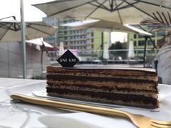 歌剧院-UNI UNI(环亚凯瑟琳店)