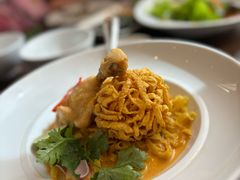 -Chom Cafe and Restaurant