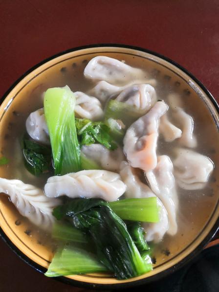 藏饺子口感有点硬吃起来还不错