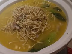 -忆江南酒店(交通大学咸宁路地铁站店)