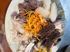 -菌之家·专业纯野生菌火锅·特色炒菌