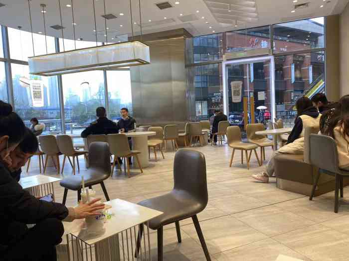 奈雪的茶(金地广场店)-"真是评价两级分化很严重的一款饮品…[允悲.