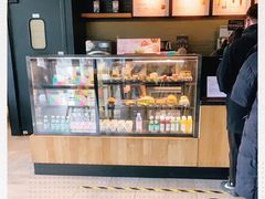 -星巴克臻选(莘庄仲盛店)