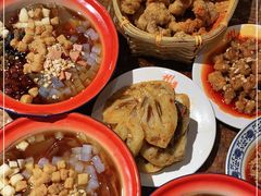-爆炸头阿姨小四川正宗川味小吃(无任何分店)