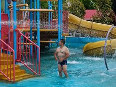 -七彩云南欢乐世界