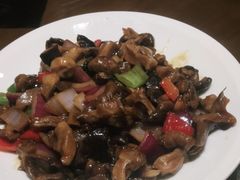 -东口码头·烧鸽子·鱼头泡饼·地方菜(金鹰悦城店)