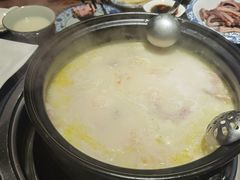 -大匠工房古船木艺术餐厅·猪肚鸡专门店(长白仙岛店)