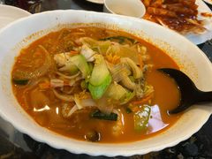 辣海鲜面-桃园中华料理炸酱面(燕儿岛路店)