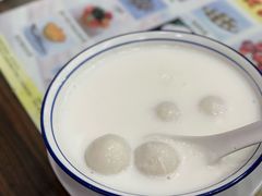 杏仁糊汤圆-周大娘牛乳(旧寨古村总店)