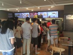等位区-肯德基(叠彩店)