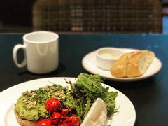 -ROAST coffee & eatery