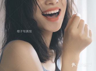 个人一直以来都比较喜欢偏简约的风格，给人清新随意又自