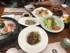 -青瓦餐厅·生鱼片·韩园烤肉(西塔店)