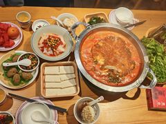 -老凯俚酸汤鱼(多彩城店)