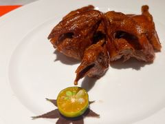 脆皮玻璃乳鸽-馋遇江南·精致湖景雅宴(东方之门店)